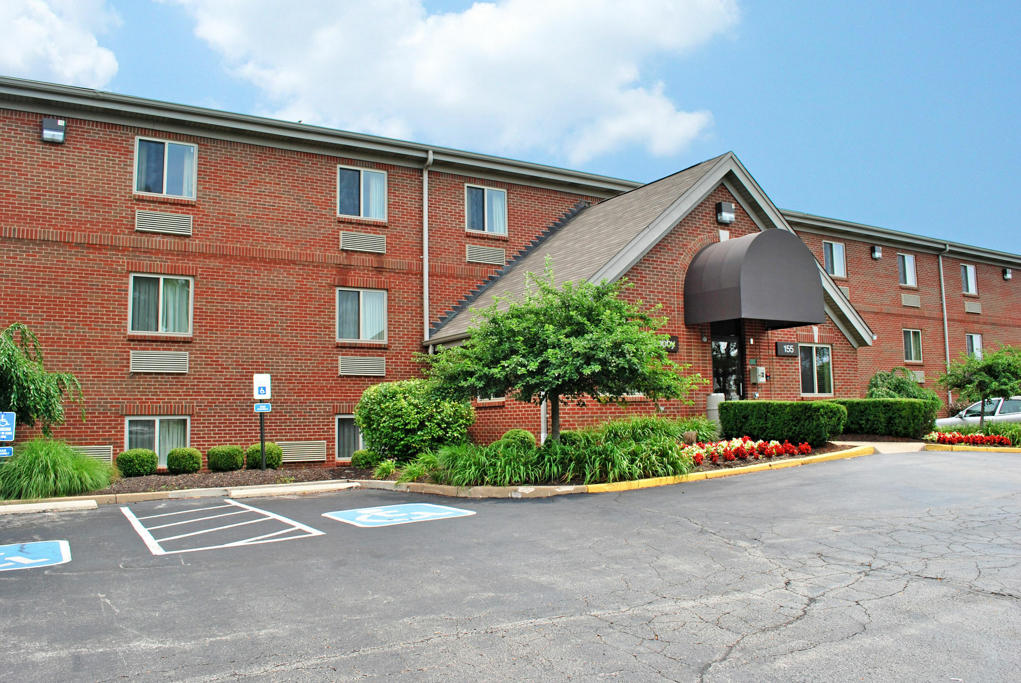 Welcome Suites Hazelwood Extended Stay Hotel Extérieur photo